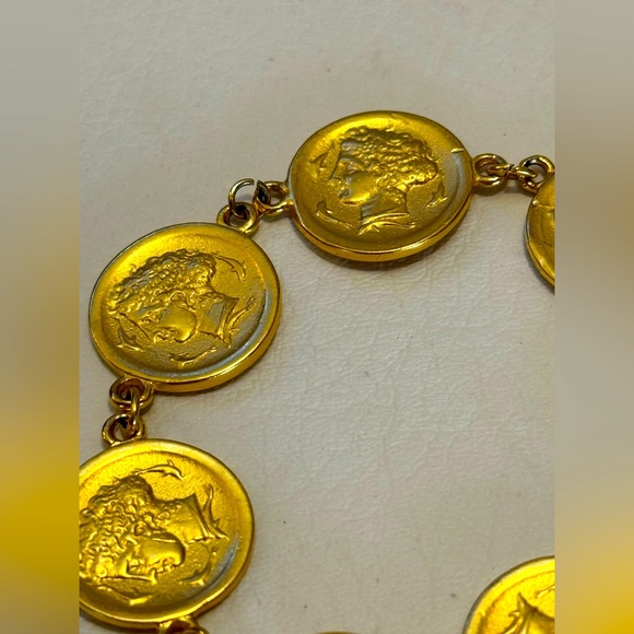 MMA Metropolitan Museum of Art Gold Coin Bracelet - Picture 6 of 10